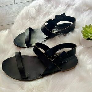 EVERLANE | Black Strappy Leather Sandals